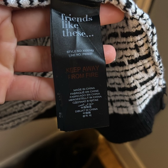 Black and white cardigan - Picture 7 of 8